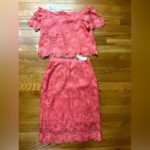 NWT White house black market lace top and skirt set size 00